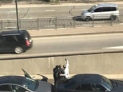 접촉사고 현장에서 사진찍기