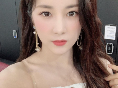 외모는 청순해보이지만, 과거는 그렇지 않은 어느 연예인.
