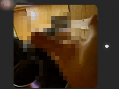 “두돌 딸 성희롱한 공무원 남편 친구, 성행위 암시 사진까지”