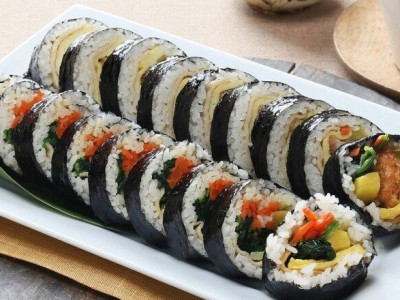 리뷰를 삭제하라고 요구하는 김밥집.jpg
