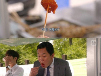 한국 분식을 먹는 일본인.jpg