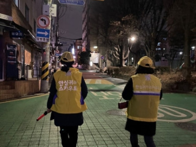 한밤 수상한 자전거 떨쳐준…“같이 걸어드릴까요?”