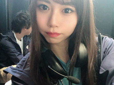 모델 겸 프로게이머(?) 활약중인 일본녀.jpg