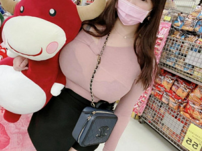 사이즈가 무려 K컵(?)이라는 대만 처자.jpg