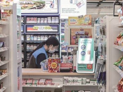 편의점에 찾아온 봄, 점주는 비켜갔다