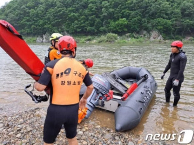 반려견이 구해줄까 궁금해서…강에 뛰어든 40대女 '실종'