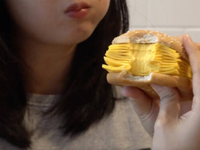 “반도 못 먹겠다”…패티도 소스도 없는 ‘진짜 치즈버거’에 혹평 세례
