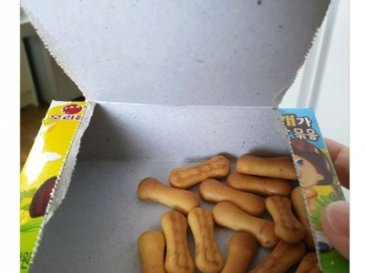 딸바보 아빠도 망설이는 과자 ㄷㄷ..jpg