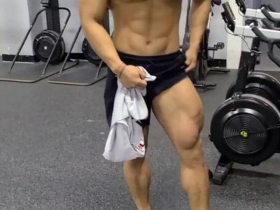 윤성빈 vs 론다 로우지 싸우면 누가 이길까요?.jpg