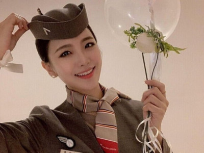 승무원에서 모델로 전업한 누나 ㄷㄷ.JPG