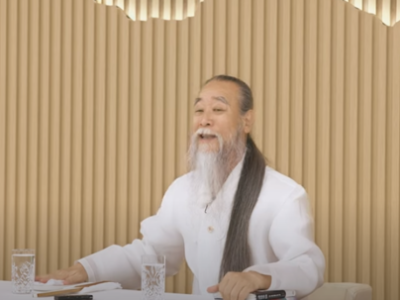 하루12시간씩 '천공' 영상 제작자, '임금 달라' 소송