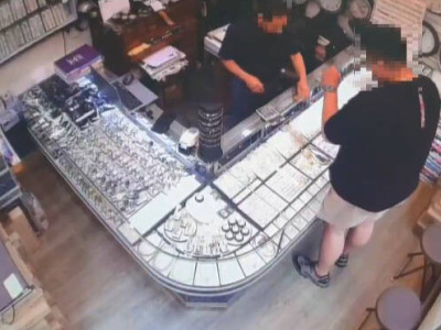 생활비 없어서…추석 앞두고 '골드바' 훔친 30대男