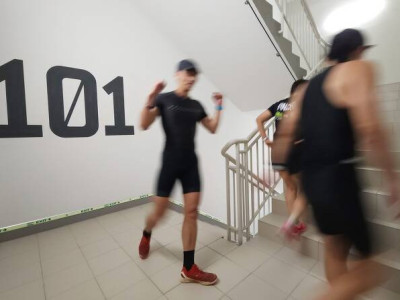 ‘1만 보 걷기’는 잊어라? 계단 5층 오르면 심혈관질환 발병률 20% 뚝