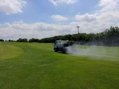 골프치면서 농약 마시고 있었나…골프장 규제 허점에 '금지농약' 사용