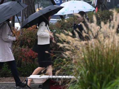 전국 돌풍과 함께 비 소식…밤에는 도로 살얼음 ‘주의’