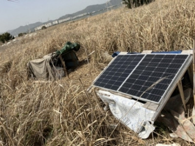 무인도 갈대숲에 수상한 천막이?…알고 보니, 보이스피싱 ‘번호 중계기’였다