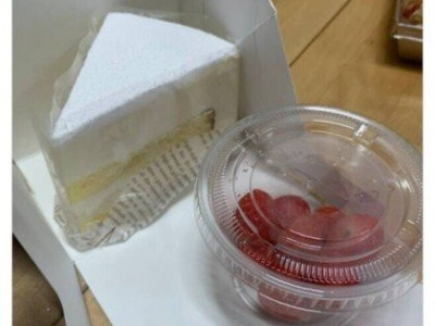 딸기 케이크 배달 논란