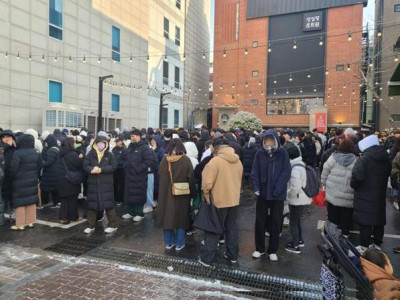 38년 성심당맨도 처음 본 '케이크런'…'딸기시루'에 크리스마스 들썩