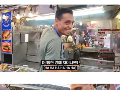 장사 할 줄 아는 뉴욕의 이집트 음식 상인.jpg