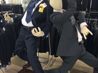 일본의 양복점 마네킹.jpg