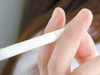 상견례 중 담배폈다가 파혼당할 위기의 여자.jpg